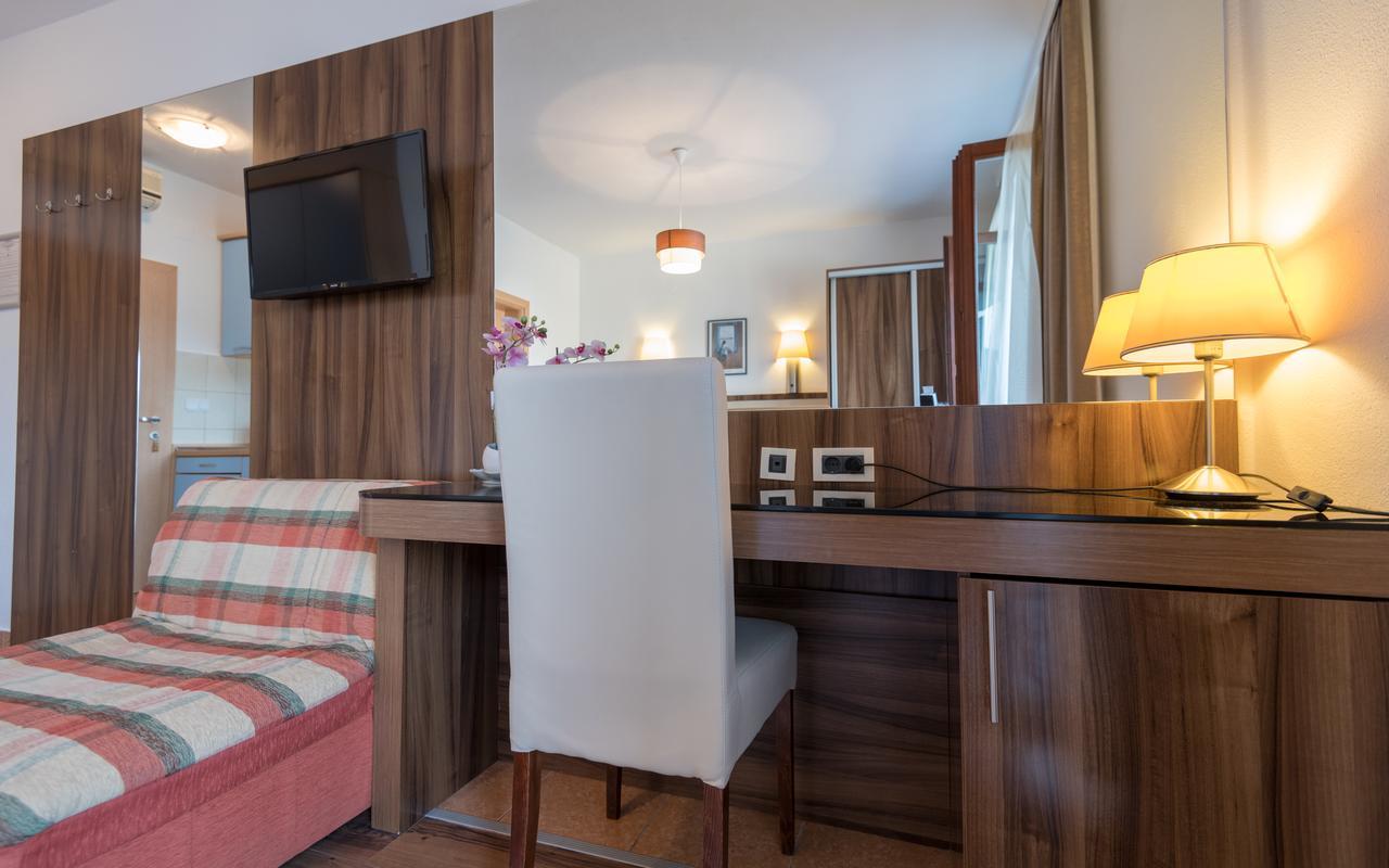 Apartments Villa Kresic เนอุม ภายนอก รูปภาพ