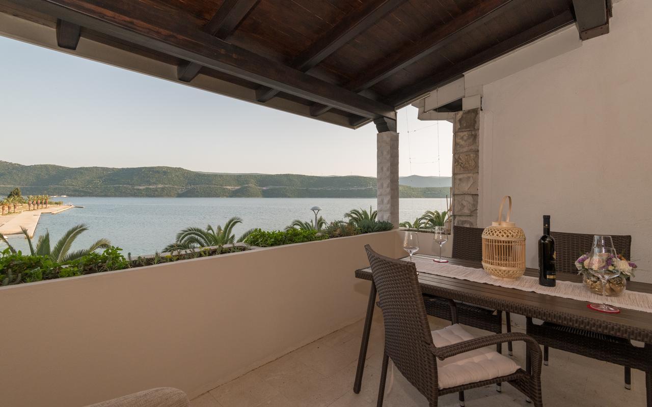 Apartments Villa Kresic เนอุม ภายนอก รูปภาพ