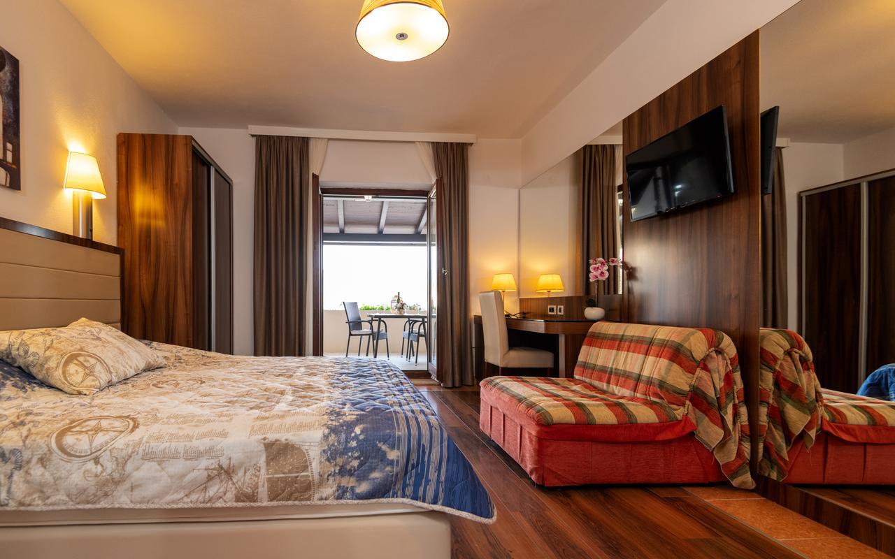 Apartments Villa Kresic เนอุม ภายนอก รูปภาพ