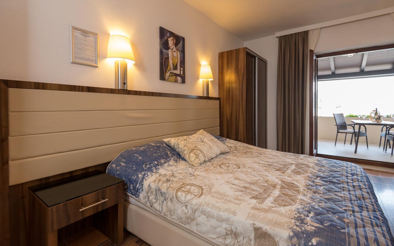 Apartments Villa Kresic เนอุม ภายนอก รูปภาพ